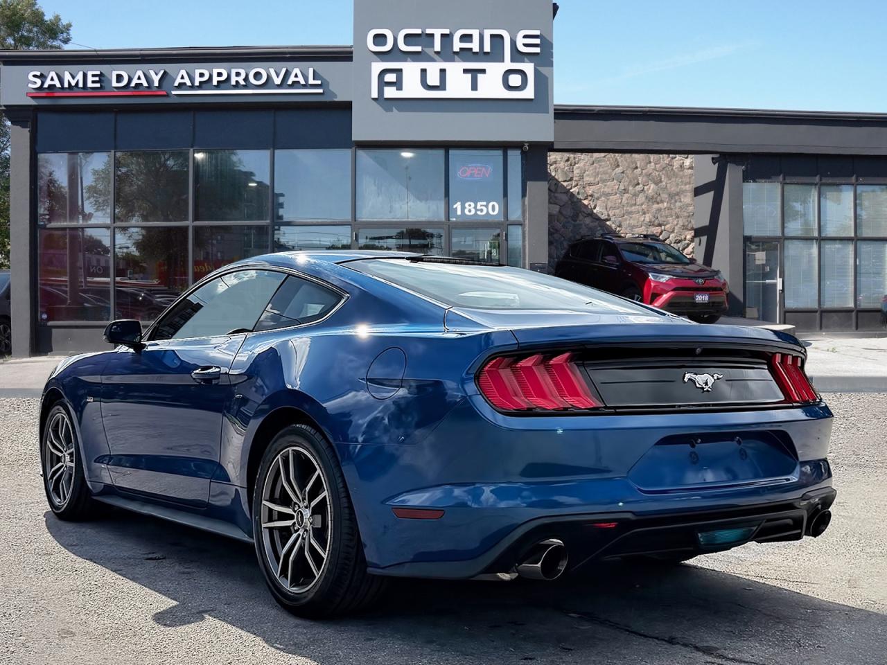 2018 Ford Mustang ECOBOOST COUPE - Photo #4