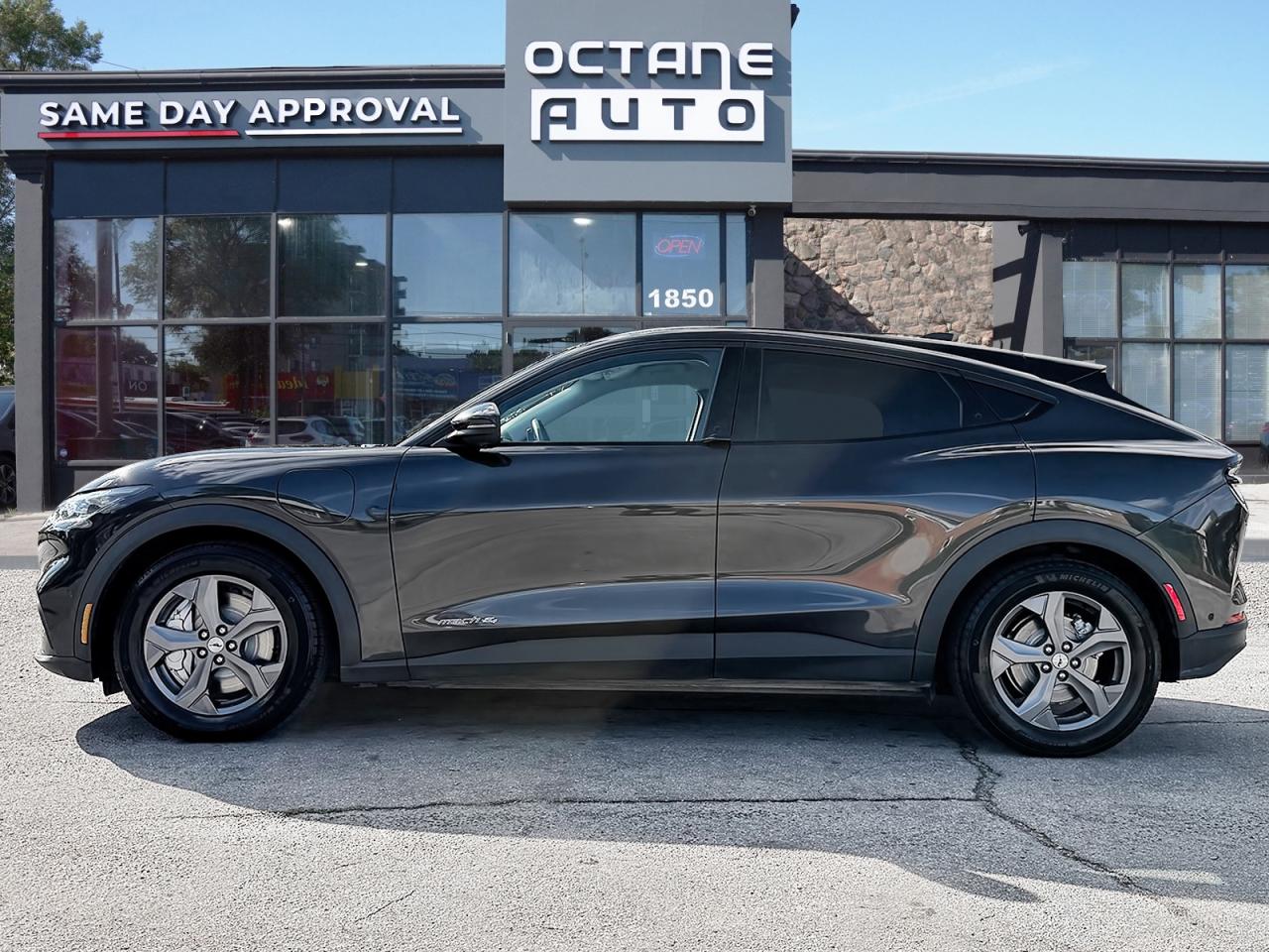 2022 Ford Mustang Mach-E Select AWD Photo2