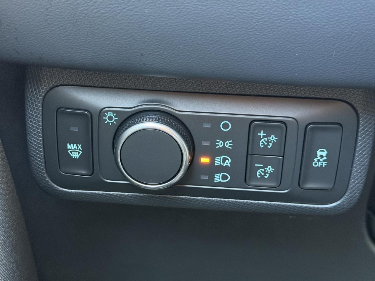 2022 Ford Mustang Mach-E Select AWD - Photo #9