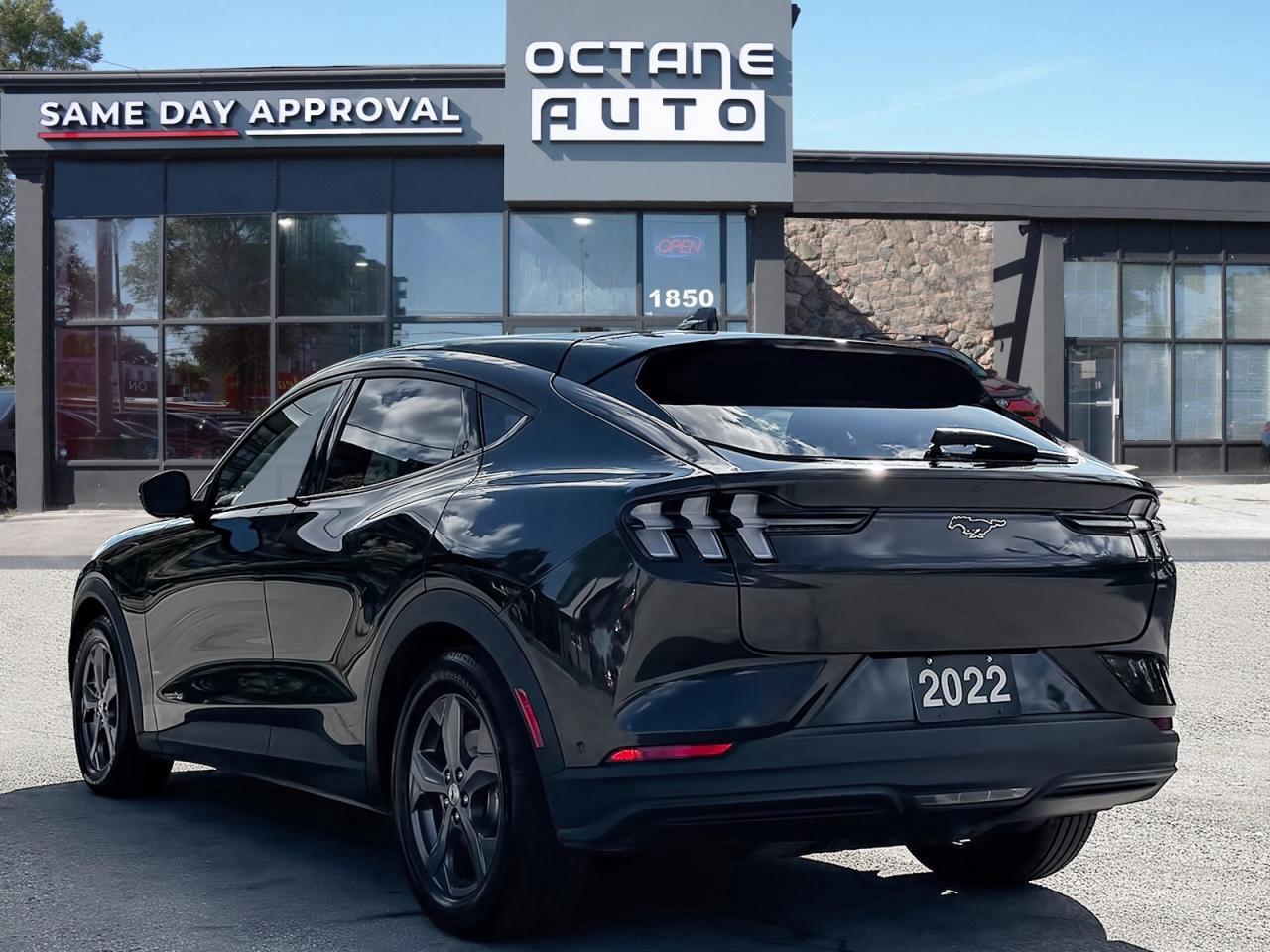 2022 Ford Mustang Mach-E Select AWD Photo3