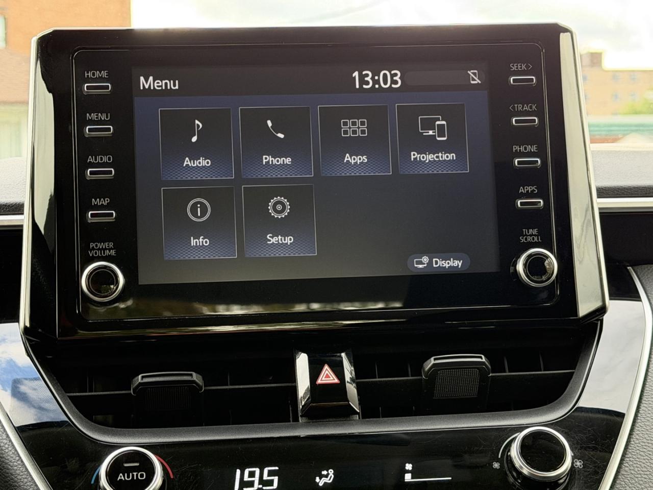 2020 Toyota Corolla LE Hybrid - Photo #15