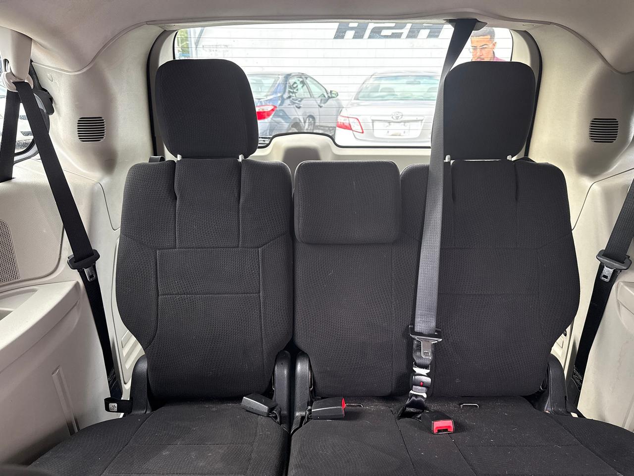 2011 Dodge Grand Caravan SXT FINANCING AVAILABLE Photo14