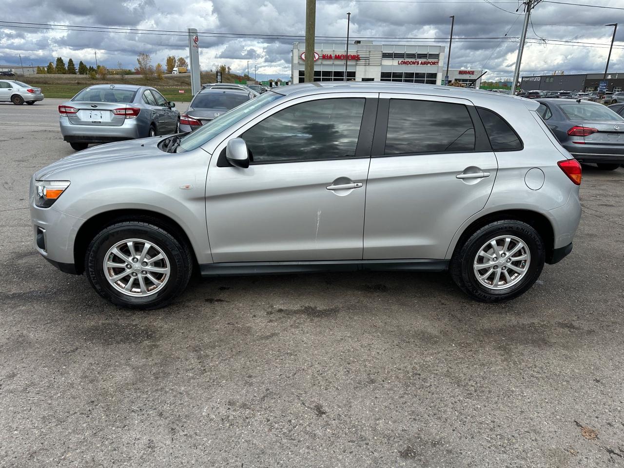 2014 Mitsubishi RVR AUTO, ALLOYS, ONLY 124KMS, 4 CYL, CERTIFIED - Photo #2