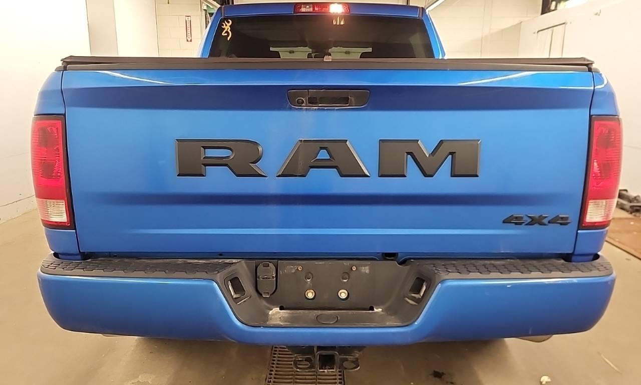 2021 RAM 1500 Classic EXPRESS 4X4 CREW CAB 5'7" BOX - Photo #5
