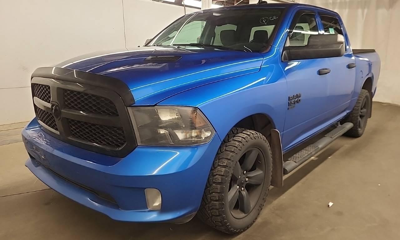 2021 RAM 1500 Classic EXPRESS 4X4 CREW CAB 5'7" BOX - Photo #2