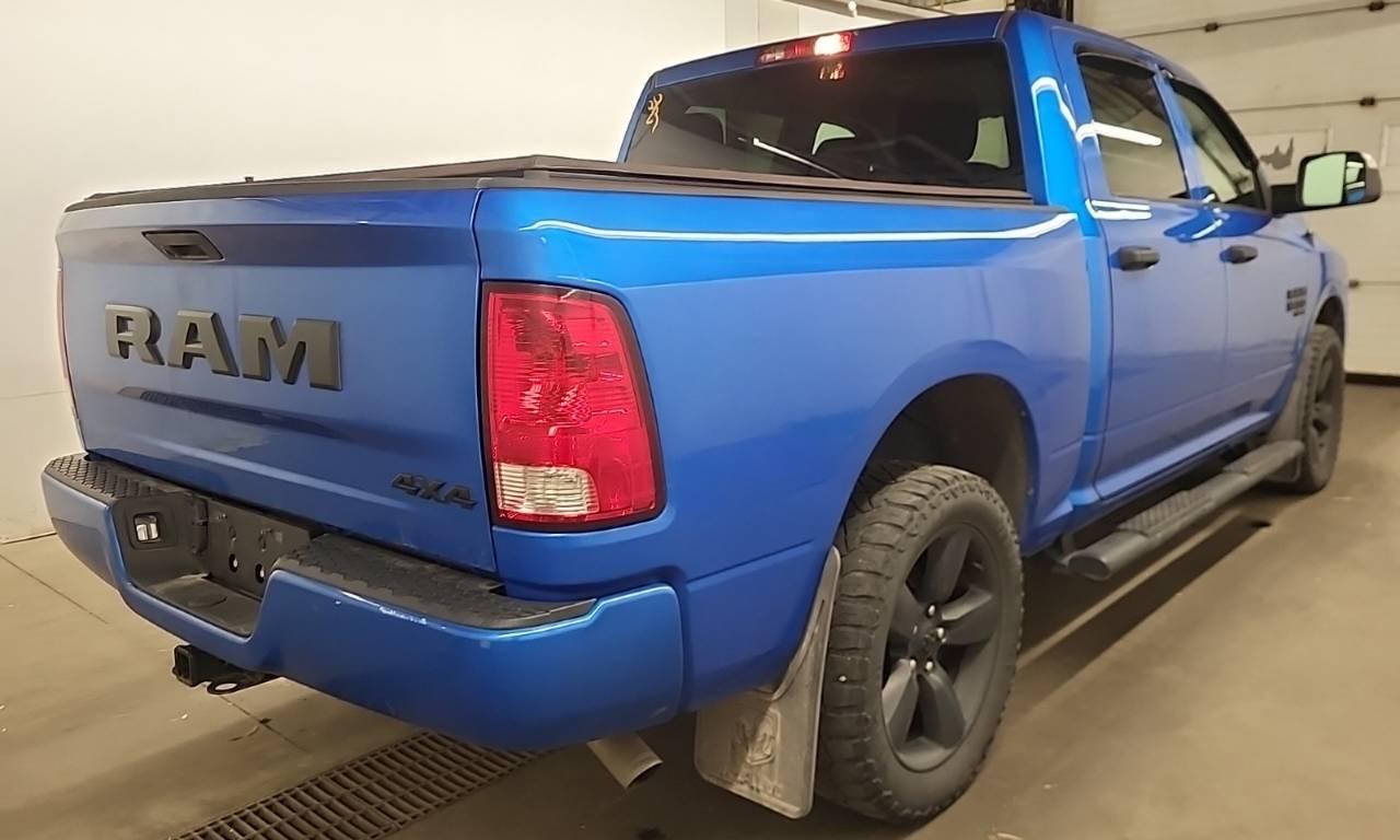 2021 RAM 1500 Classic EXPRESS 4X4 CREW CAB 5'7" BOX - Photo #4