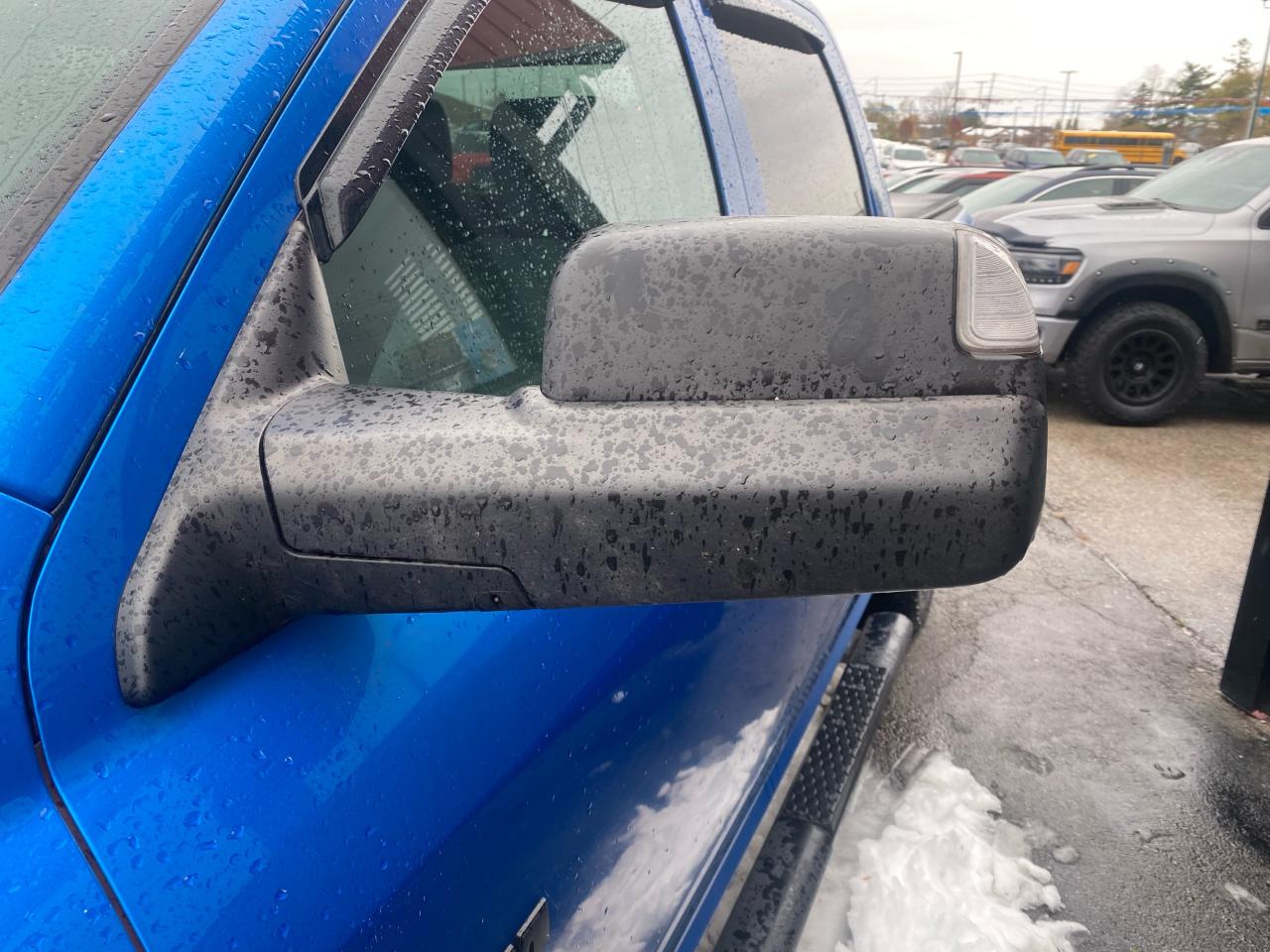 2021 RAM 1500 Classic EXPRESS 4X4 CREW CAB 5'7" BOX Photo