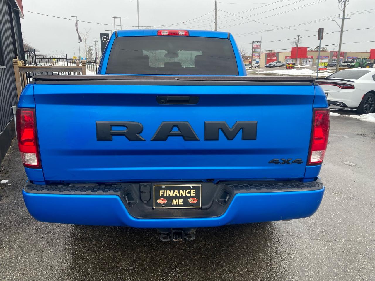 2021 RAM 1500 Classic EXPRESS 4X4 CREW CAB 5'7" BOX Photo