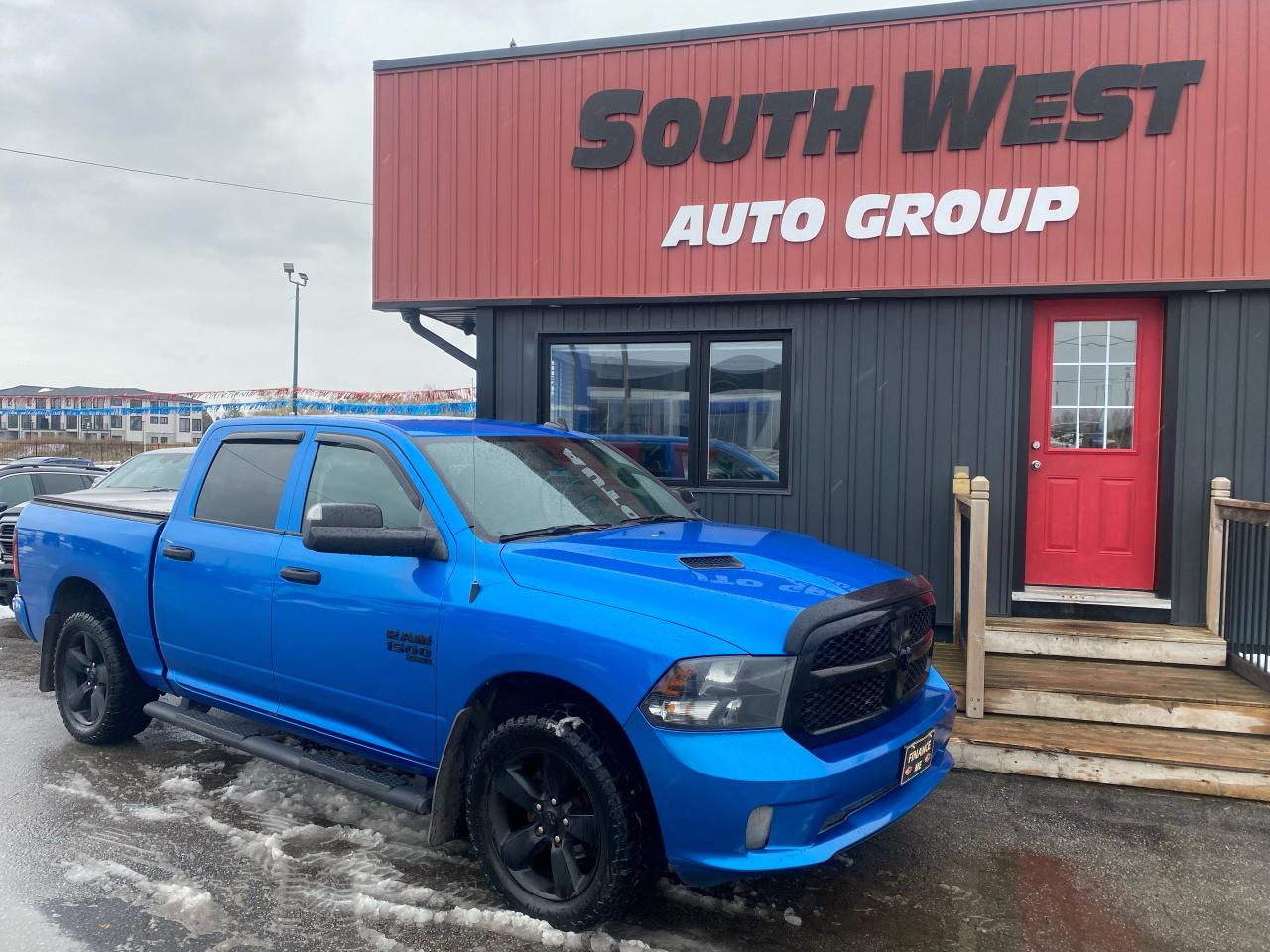 2021 RAM 1500 Classic EXPRESS 4X4 CREW CAB 5'7" BOX Photo0