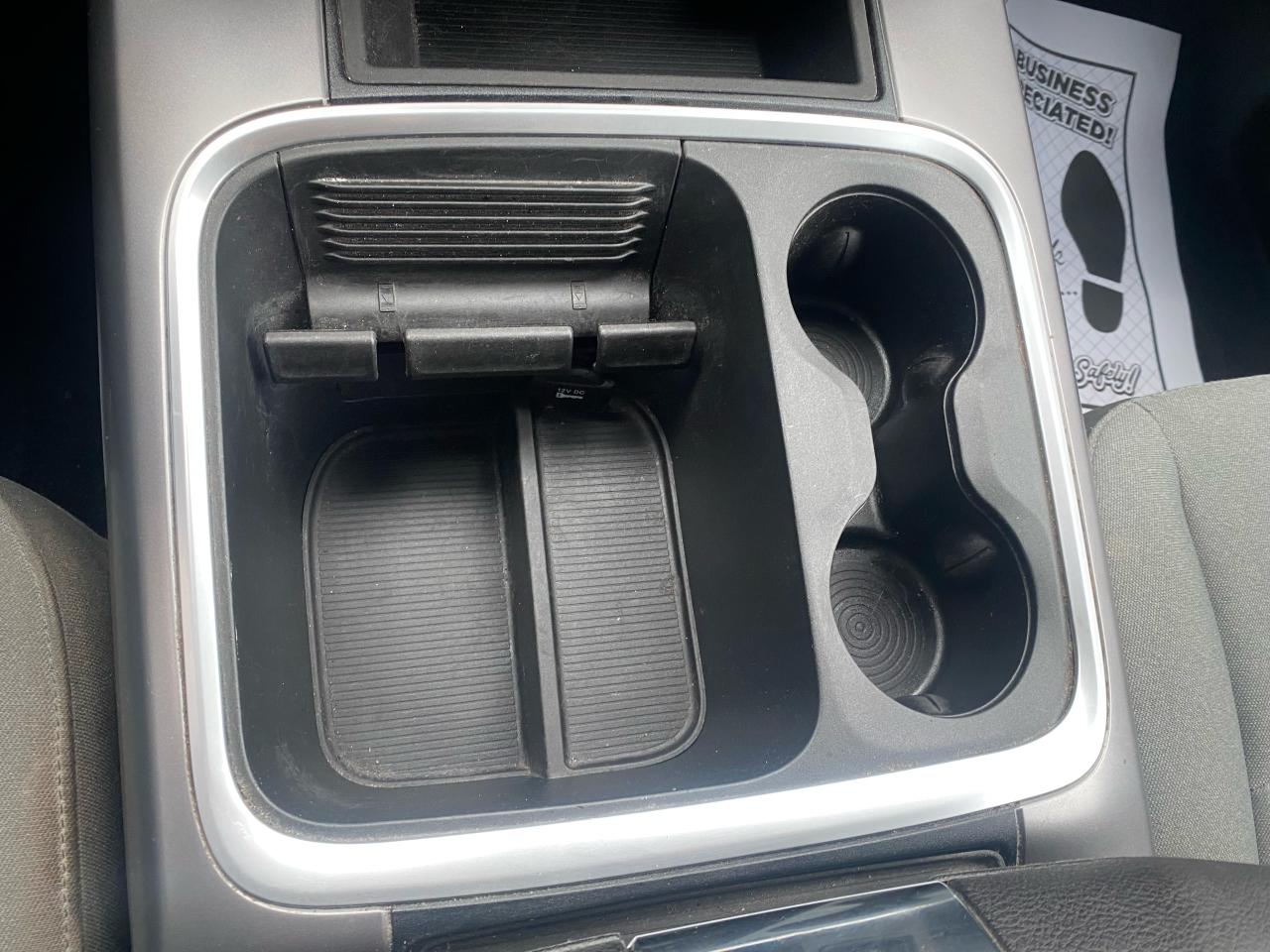 2021 RAM 1500 Classic EXPRESS 4X4 CREW CAB 5'7" BOX Photo