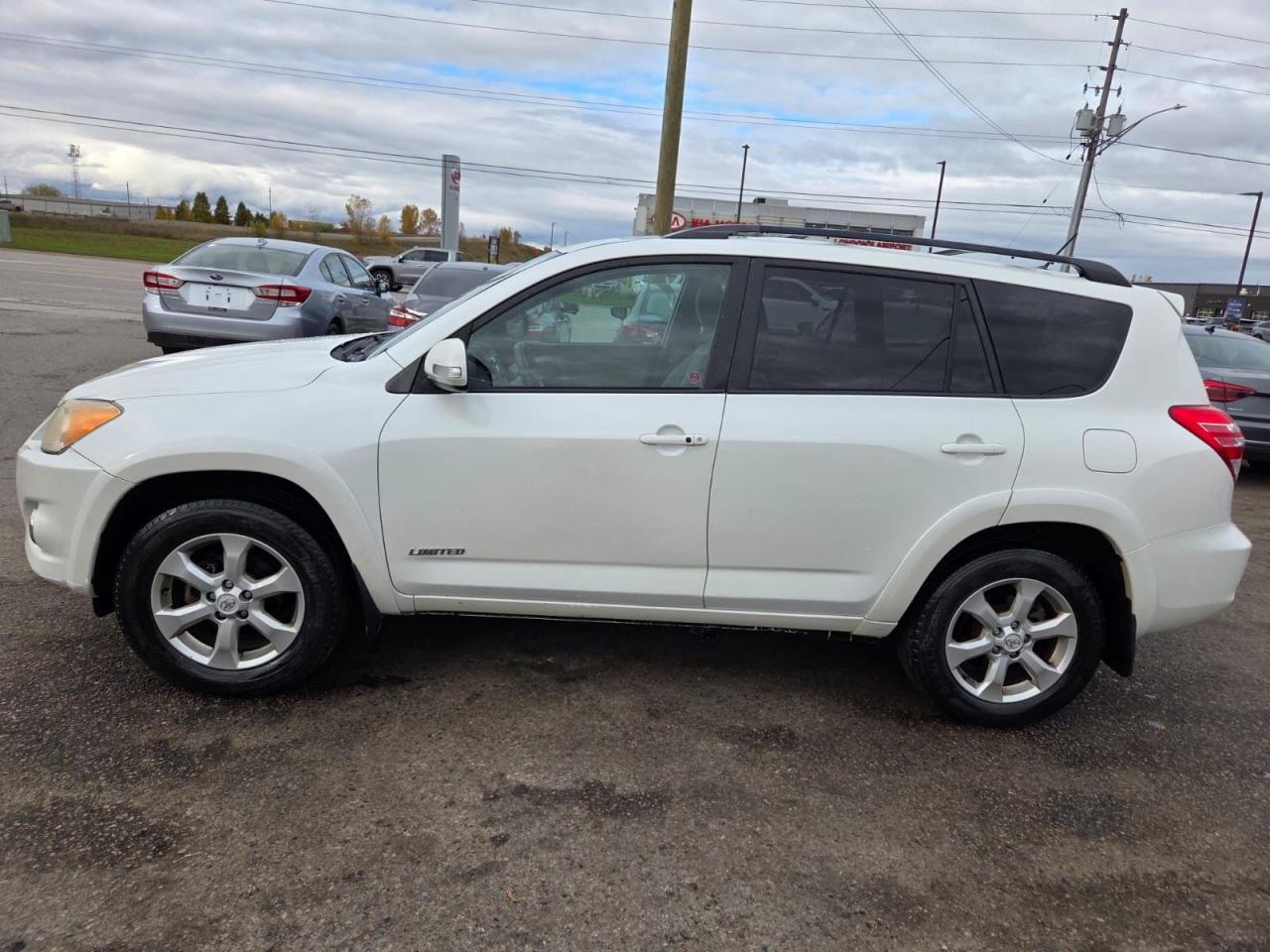 2011 Toyota RAV4 LIMITED, AWD, 4 CYL, AUTO, RELIABLE, CERTIFIED - Photo #2