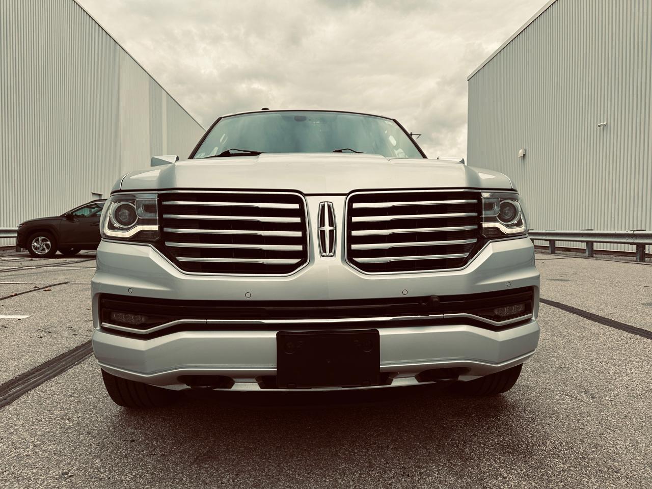 2015 Lincoln Navigator Premium Photo2