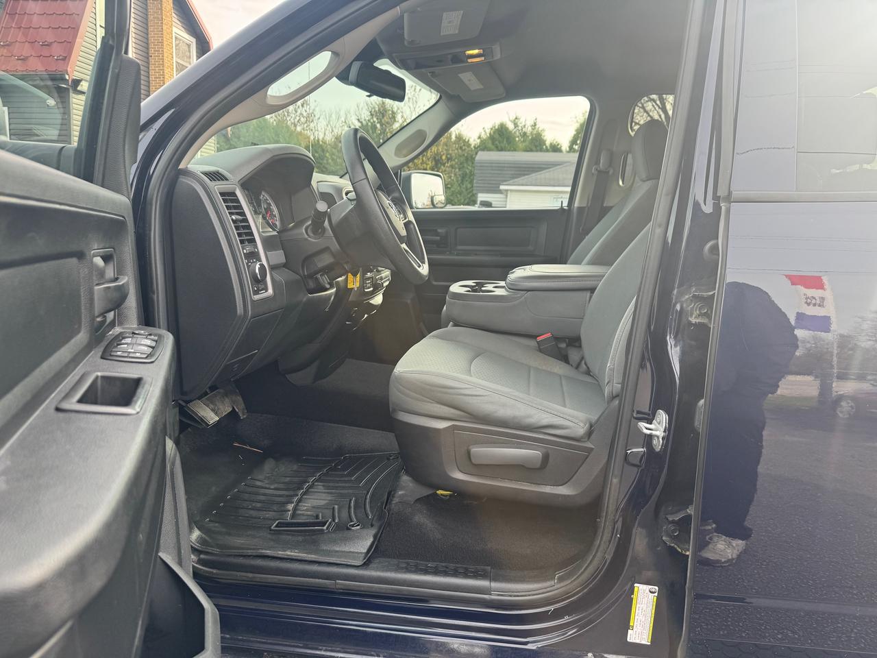 2014 RAM 1500 ST Photo