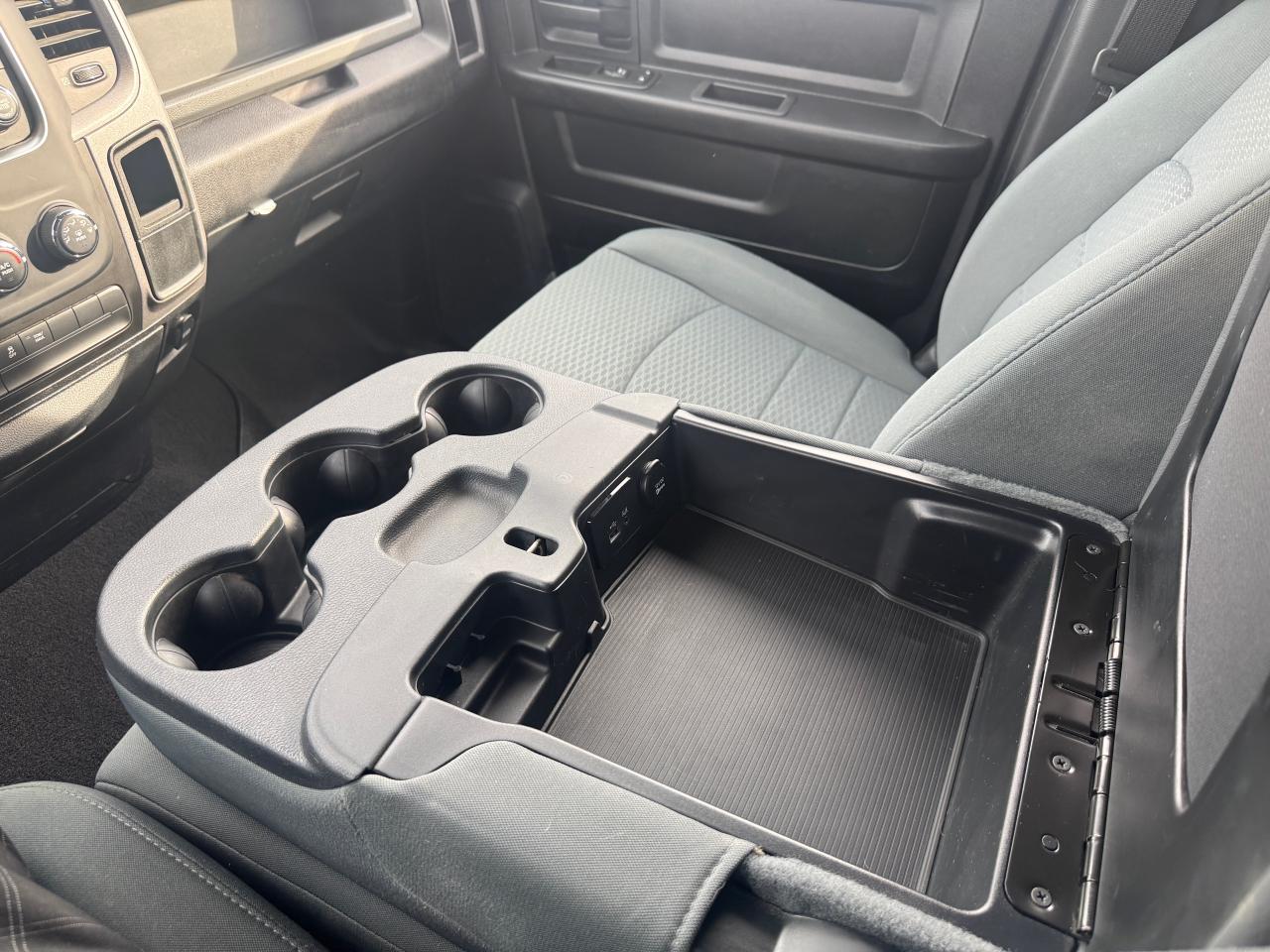 2014 RAM 1500 4x4 3.6L V6 Photo