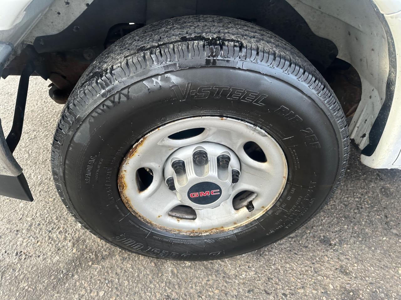 2020 GMC Savana Cargo Van 2500, V6, ONLY 65KMS, CERTIFIED - Photo #10