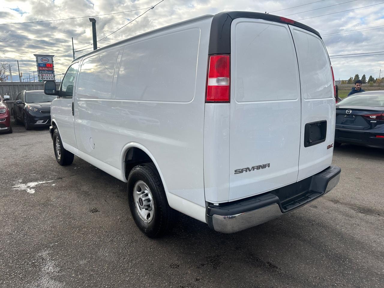 2020 GMC Savana Cargo Van 2500, V6, ONLY 65KMS, CERTIFIED Photo2