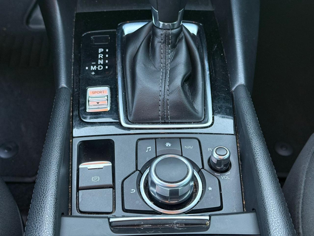 2018 Mazda MAZDA3 GS AUTO - Photo #5