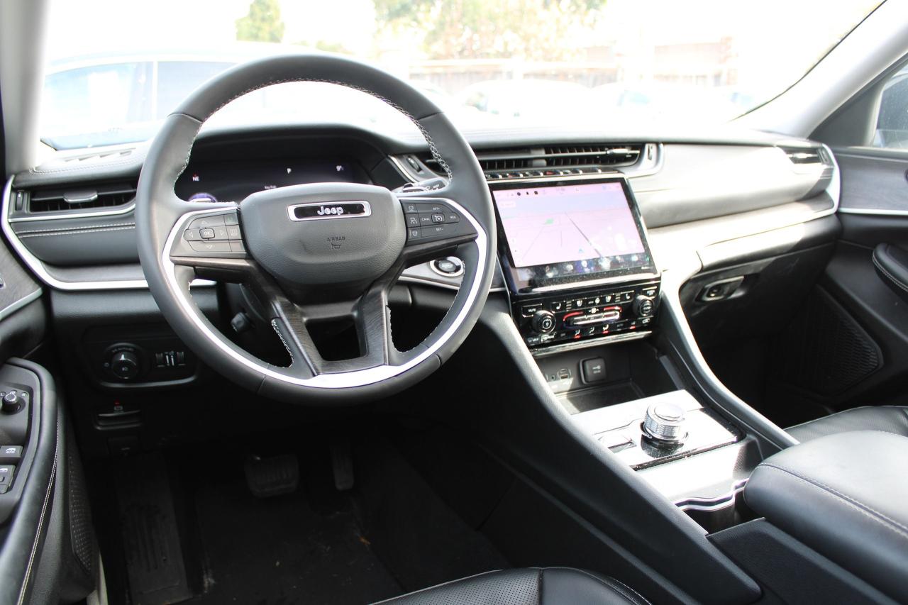 2023 Jeep Grand Cherokee L Limited 4x4 - Photo #8