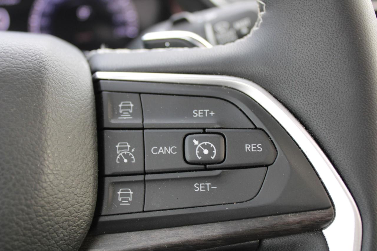 2023 Jeep Grand Cherokee L Limited 4x4 - Photo #12
