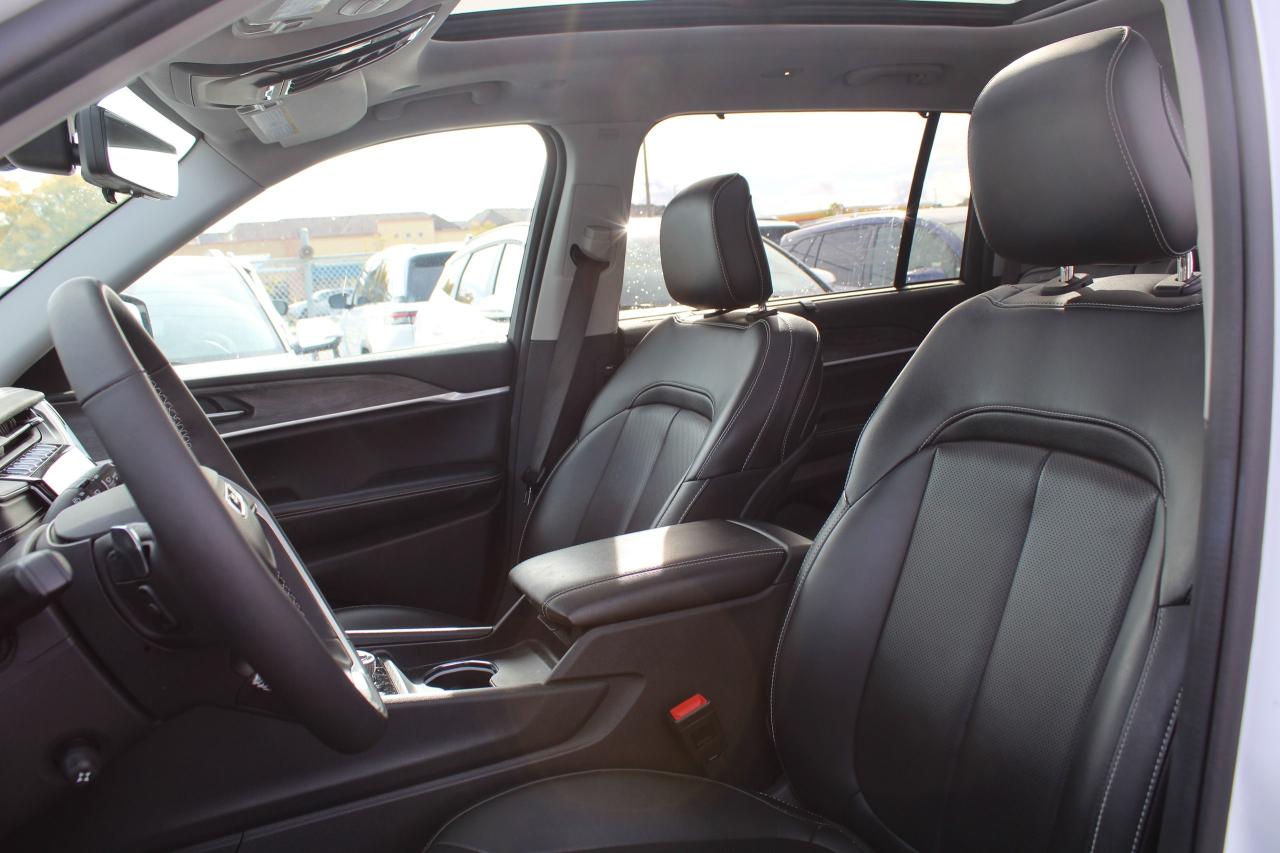 2023 Jeep Grand Cherokee L Limited 4x4 - Photo #16