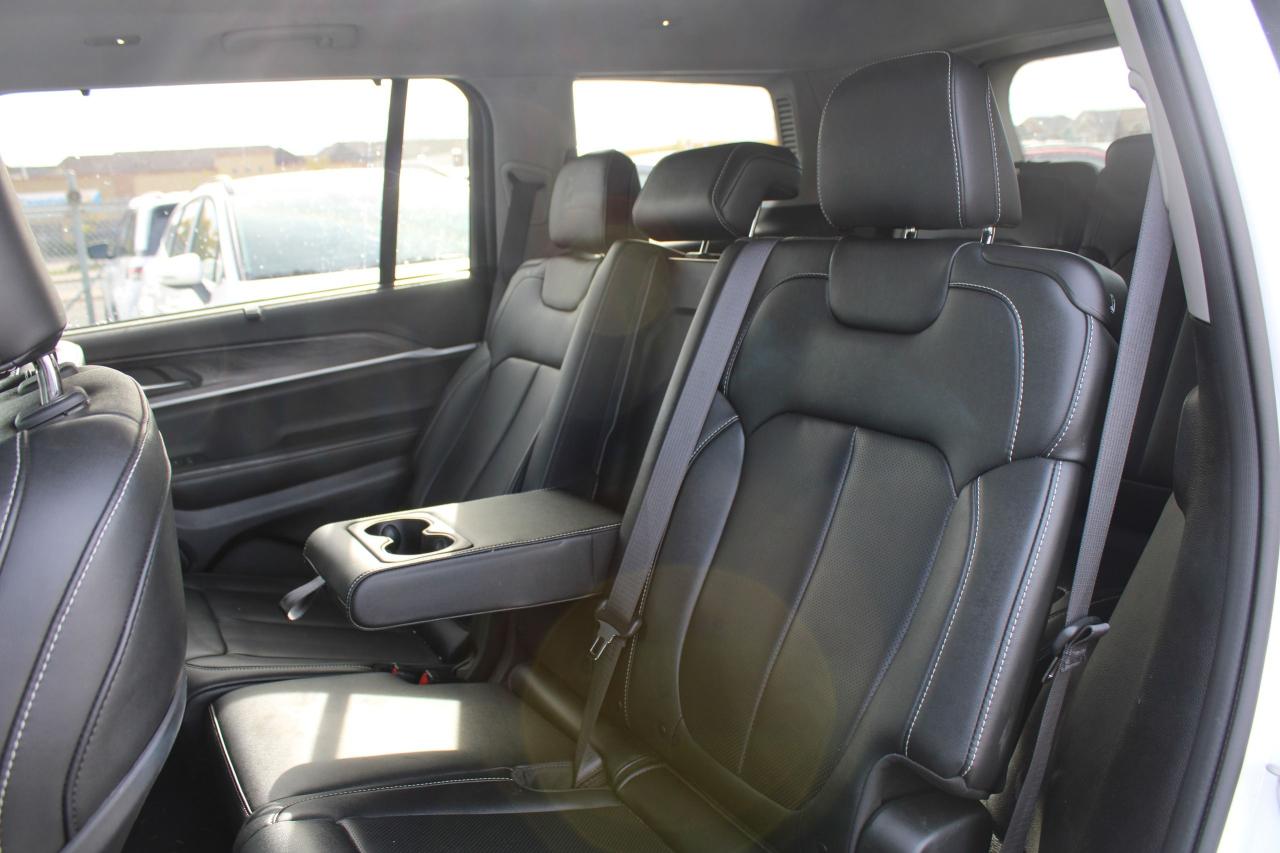 2023 Jeep Grand Cherokee L Limited 4x4 - Photo #17