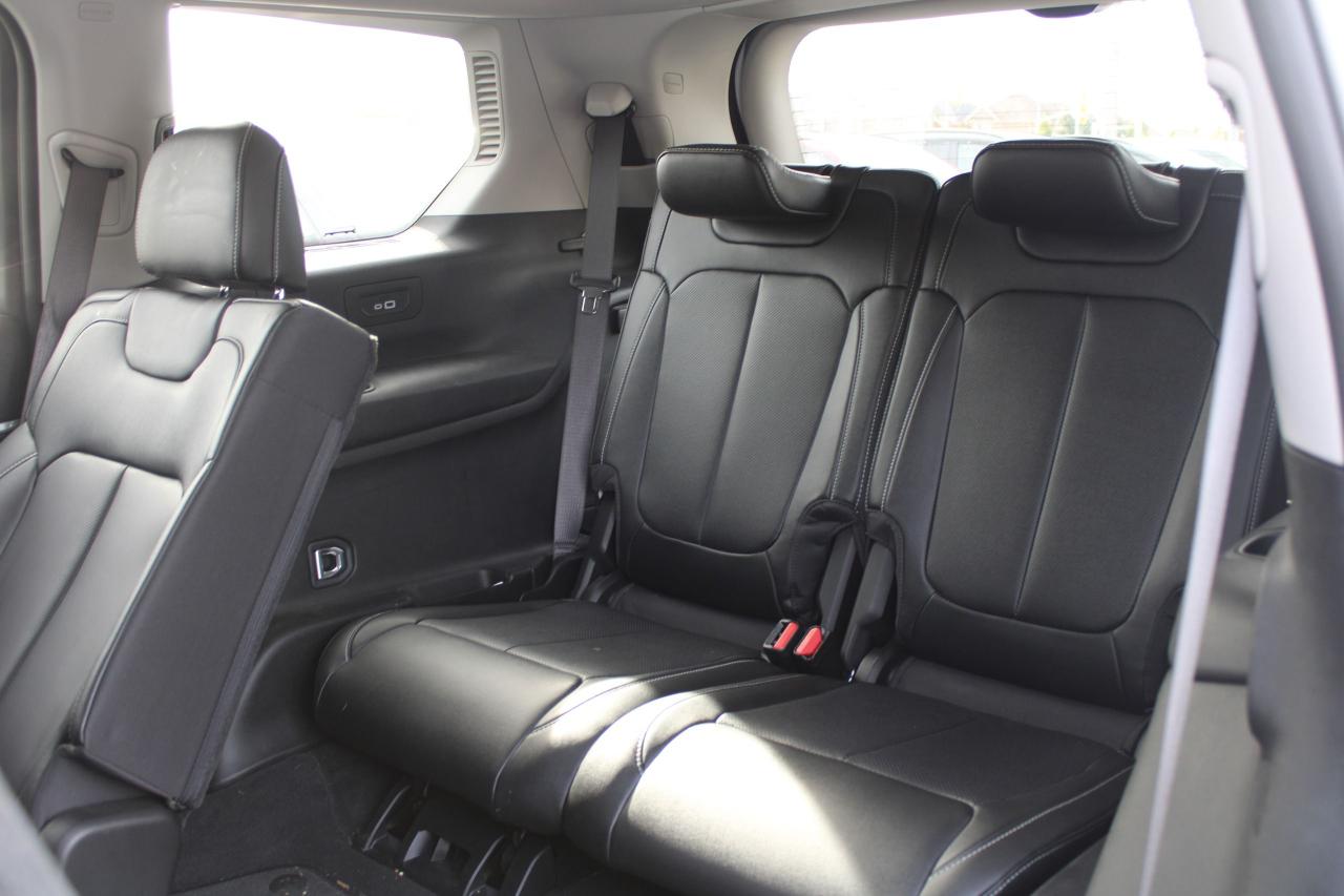 2023 Jeep Grand Cherokee L Limited 4x4 - Photo #18