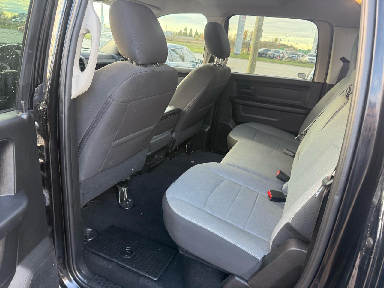 2021 RAM 1500 Classic Express, 4X4, V6, ONLY 46KMS, CERTIFIED - Photo #13