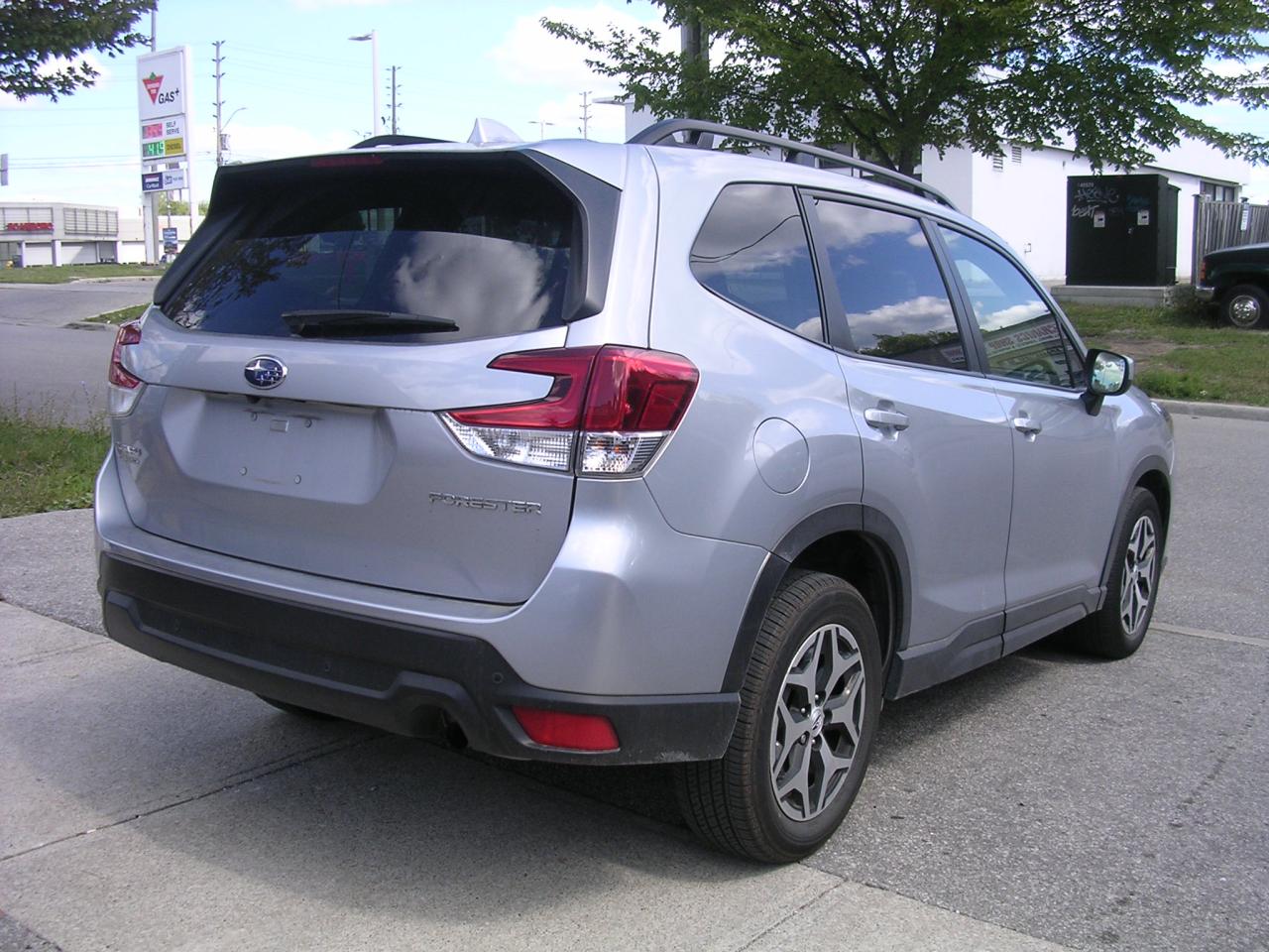 2022 Subaru Forester Touring CVT - Photo #3