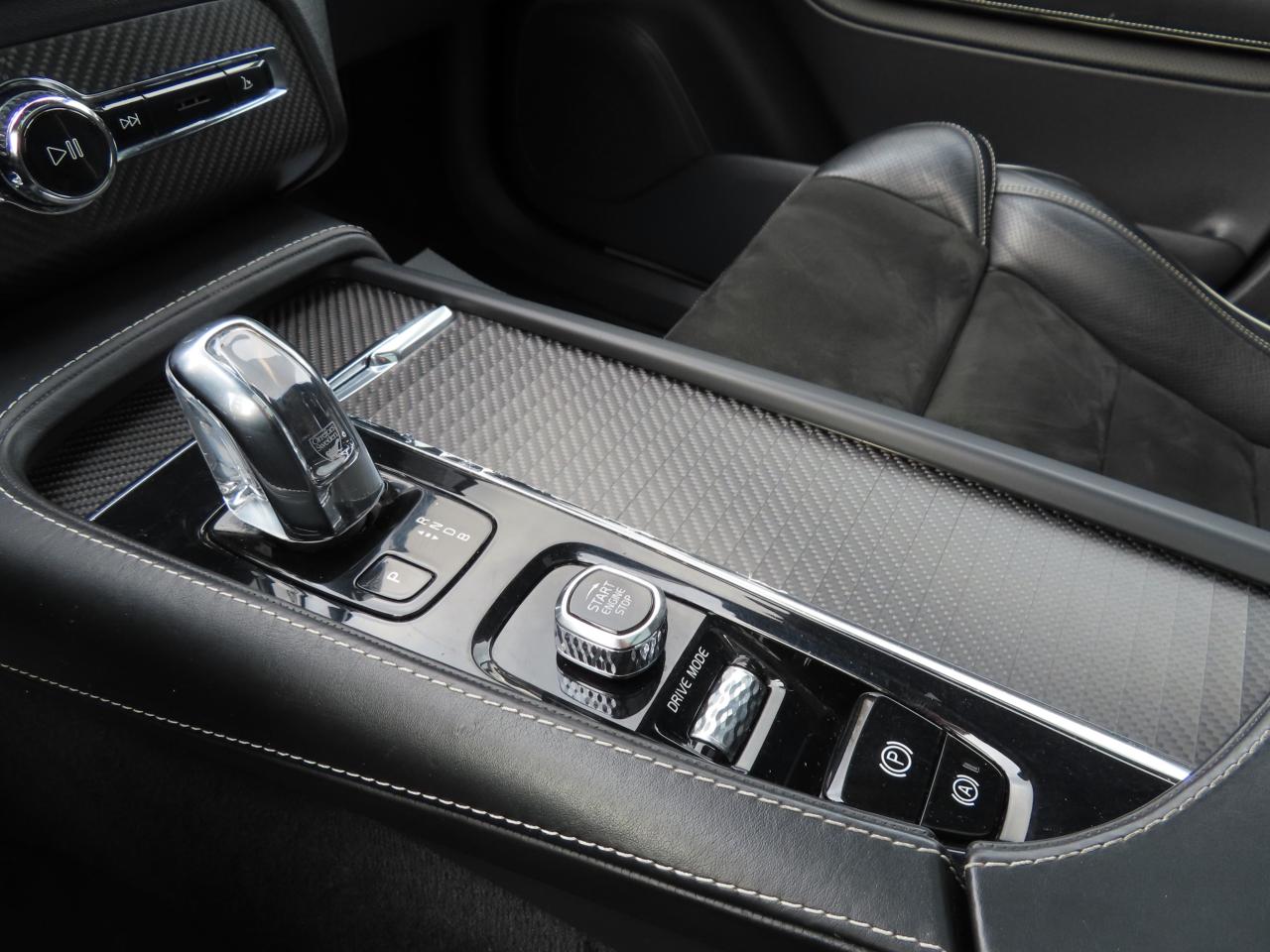 2018 Volvo XC90 T8 eAWD Plug-In Hybrid R-DESIGN - Navigation !!! Photo