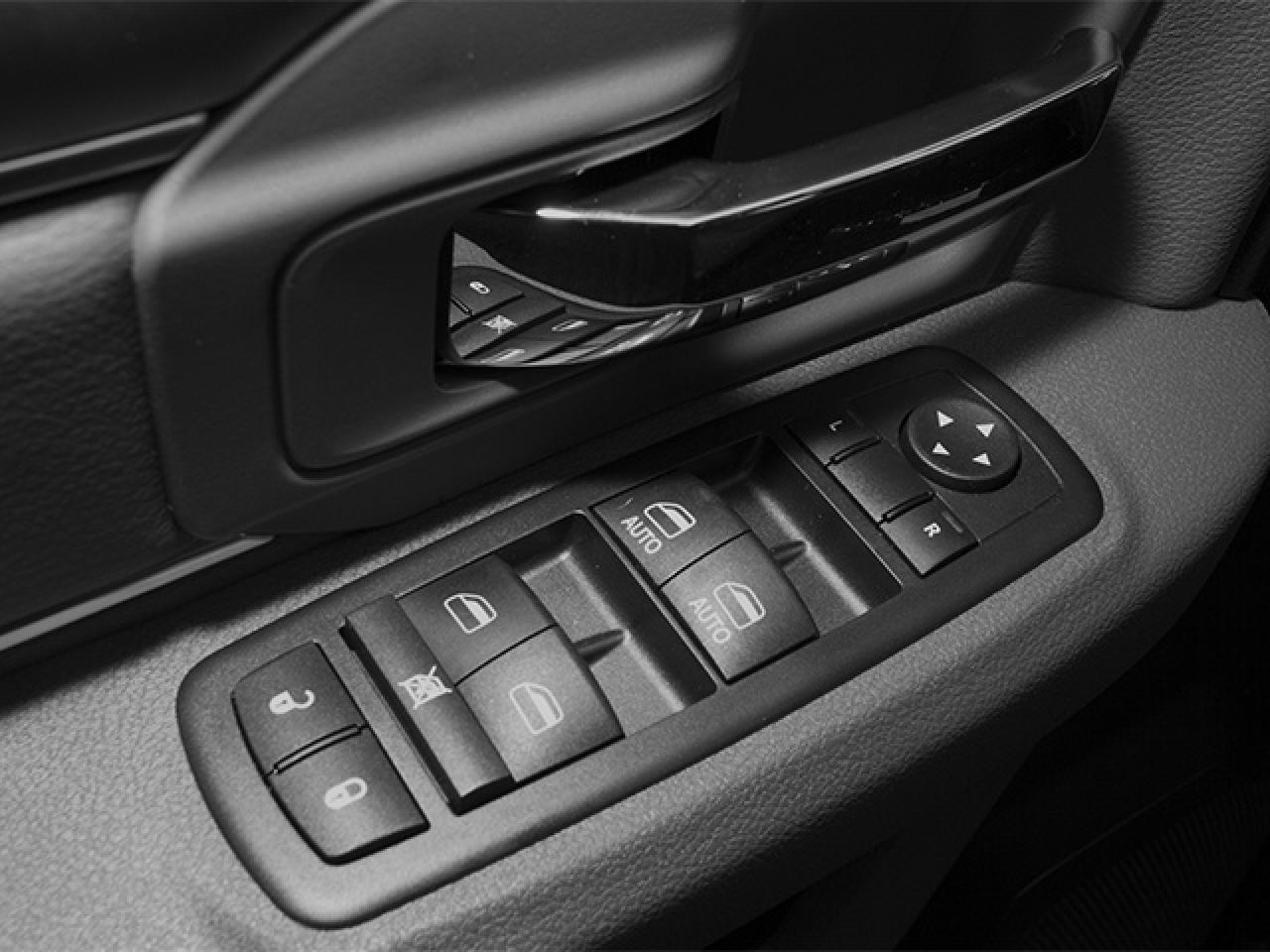 2014 RAM 1500 ST Photo