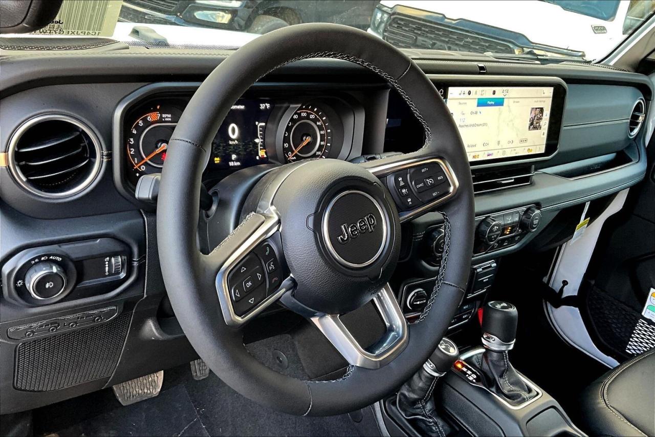 2026 Jeep Wrangler SAHARA | Sky-Top | Leather | Tow Pkg | 18" Wheels Photo