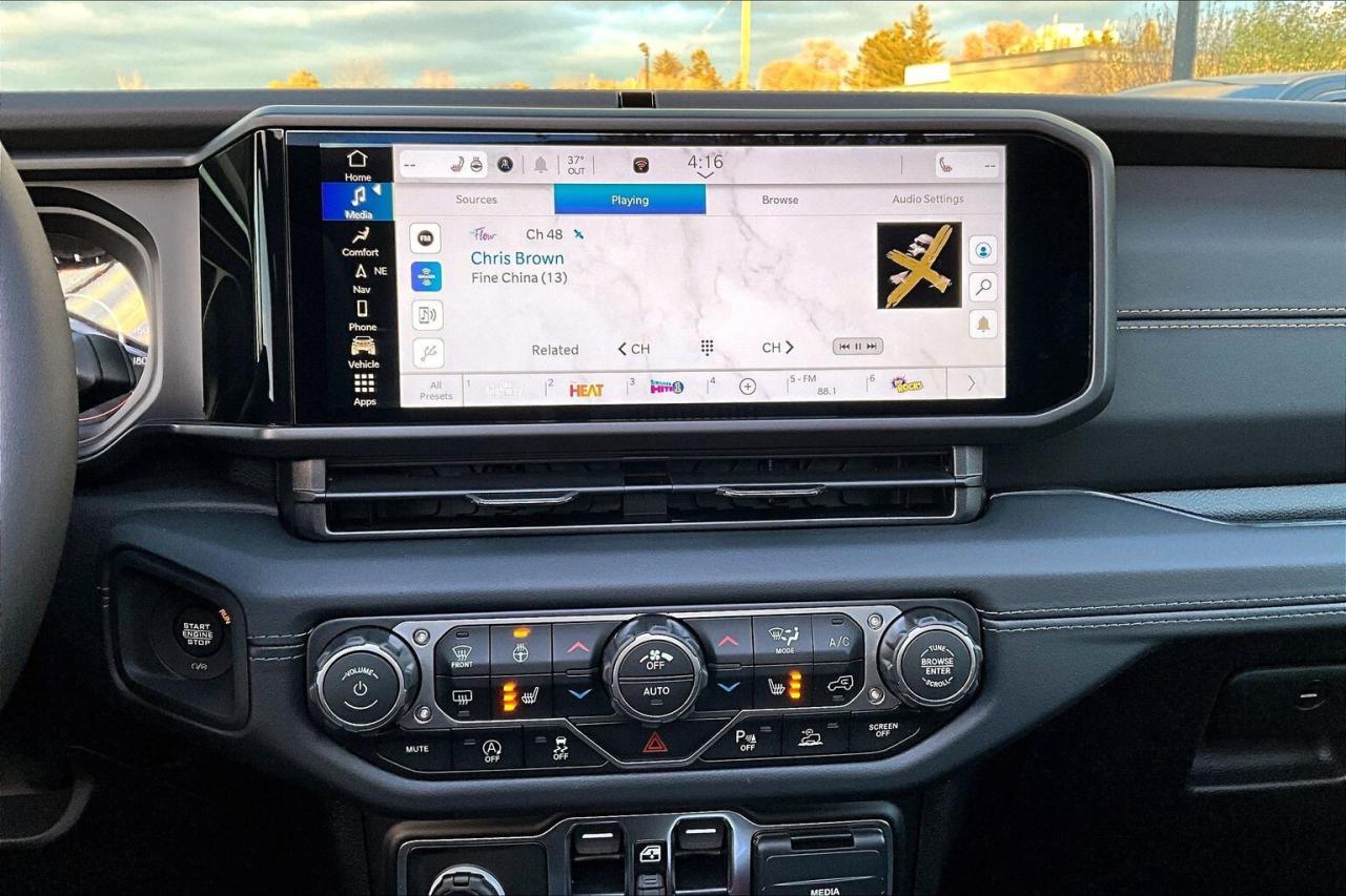 2026 Jeep Wrangler SAHARA | Sky-Top | Leather | Tow Pkg | 18" Wheels Photo