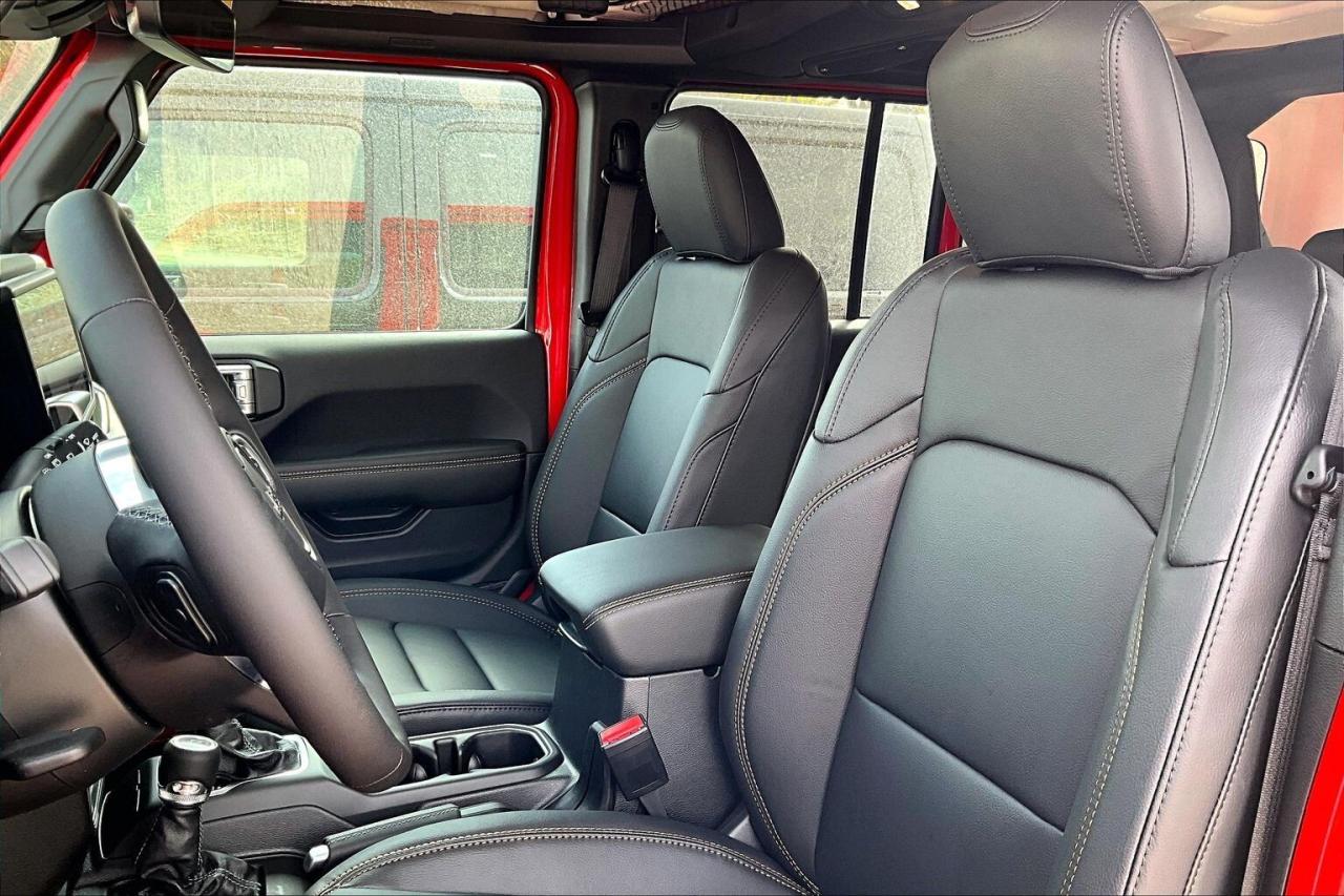 2026 Jeep Wrangler SAHARA 4DR | Leather | Painted Hardtop | Nav Photo