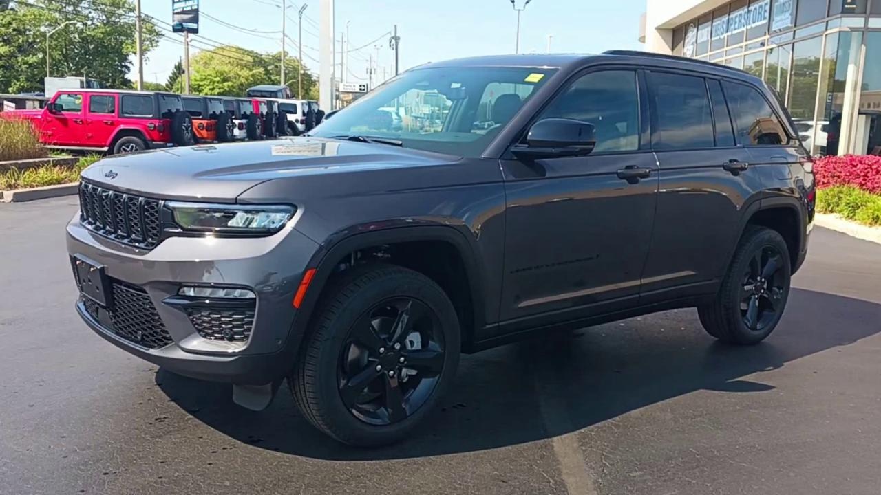 2025 Jeep Grand Cherokee LIMITED 4X4 Photo3
