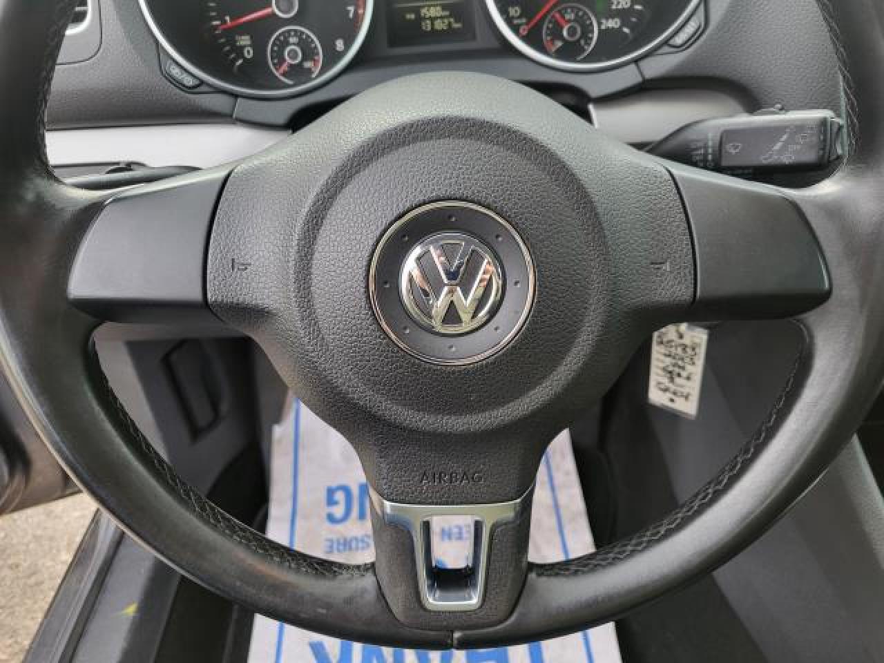 2013 Volkswagen Golf TRENDLINE Photo10