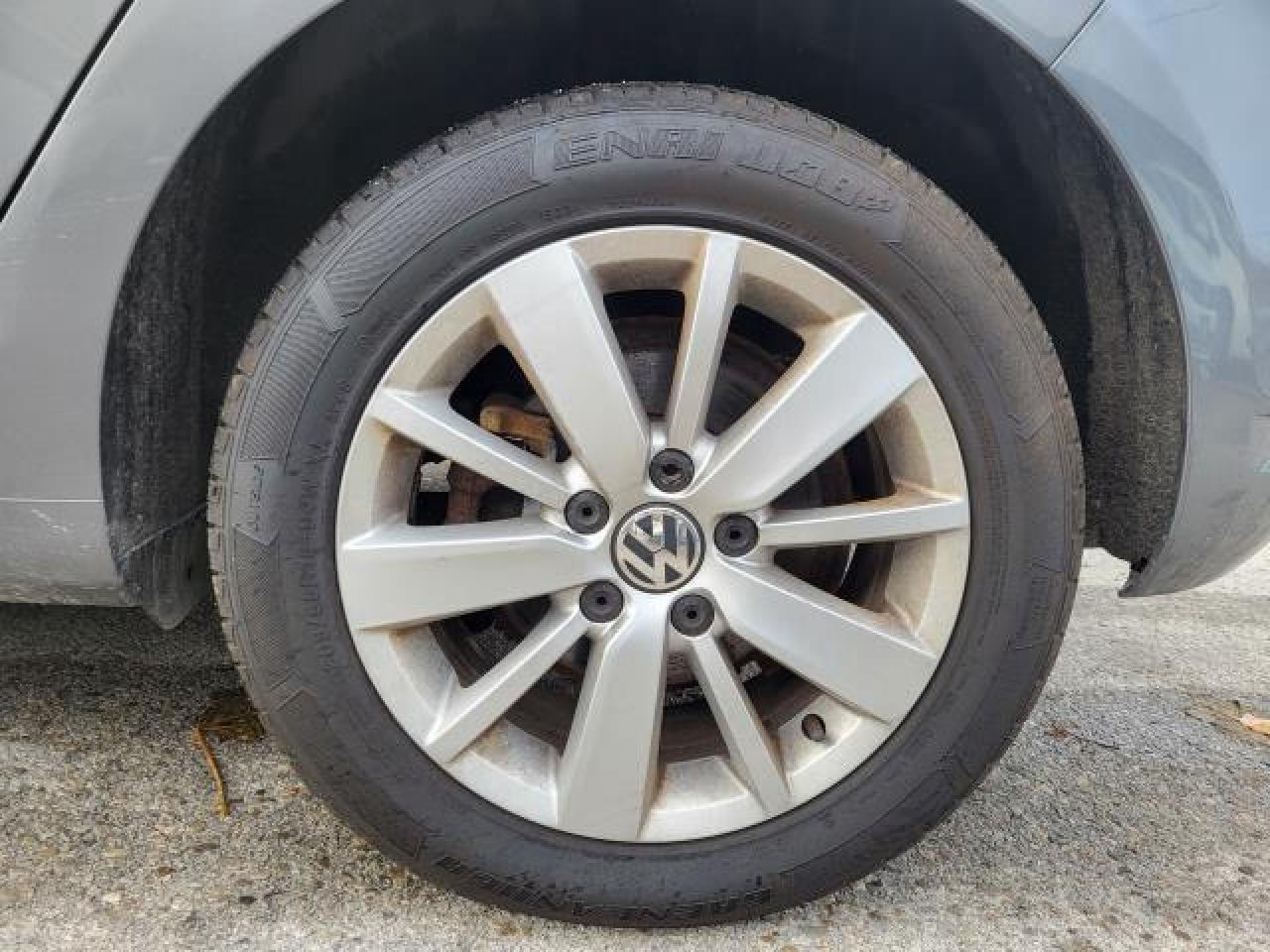 2013 Volkswagen Golf TRENDLINE Photo15