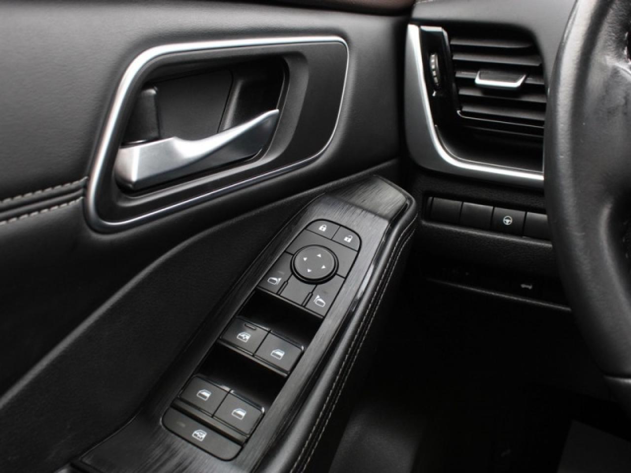 2021 Nissan Rogue SV  - Sunroof -  Heated Seats Photo