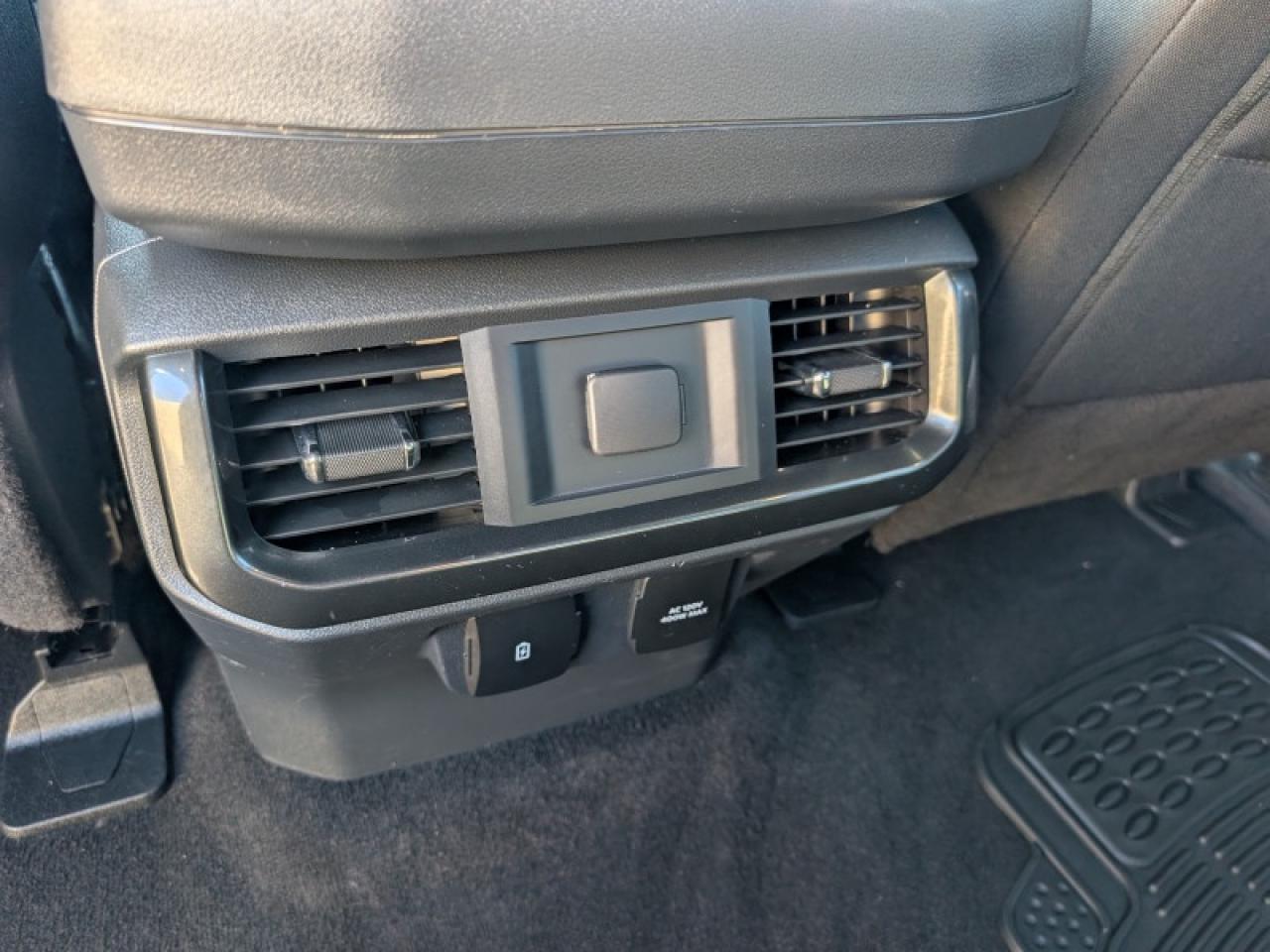 2022 Ford F-150 XLT  **XLT SPORT PKG - 5.0L V8 ENGINE** Photo