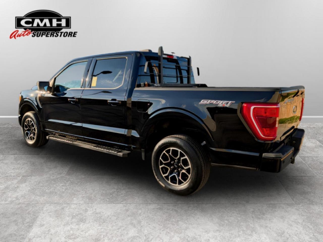 2022 Ford F-150 XLT  **XLT SPORT PKG - 5.0L V8 ENGINE** Photo