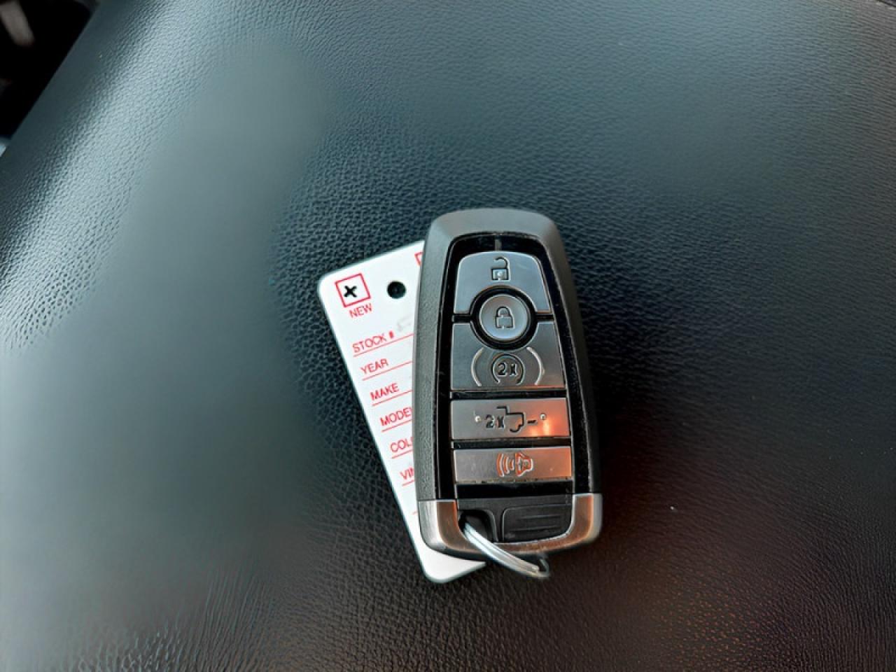 2022 Ford F-150 XLT  **XLT SPORT PKG - 5.0L V8 ENGINE** Photo