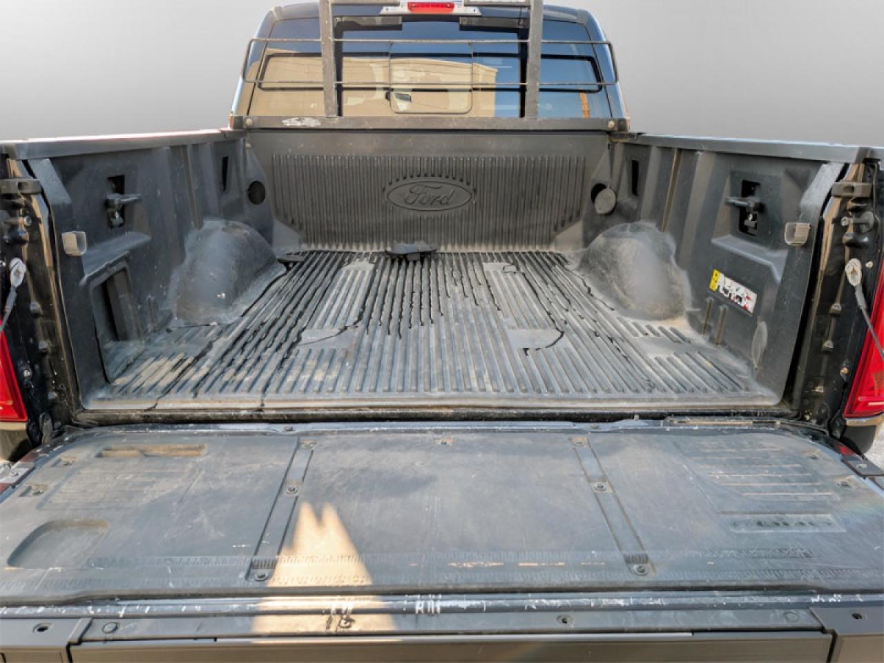 2022 Ford F-150 XLT  **XLT SPORT PKG - 5.0L V8 ENGINE** Photo