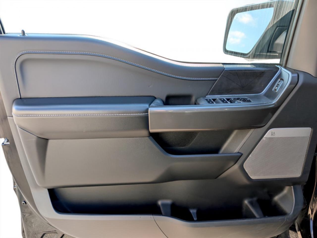 2022 Ford F-150 XLT  **XLT SPORT PKG - 5.0L V8 ENGINE** Photo