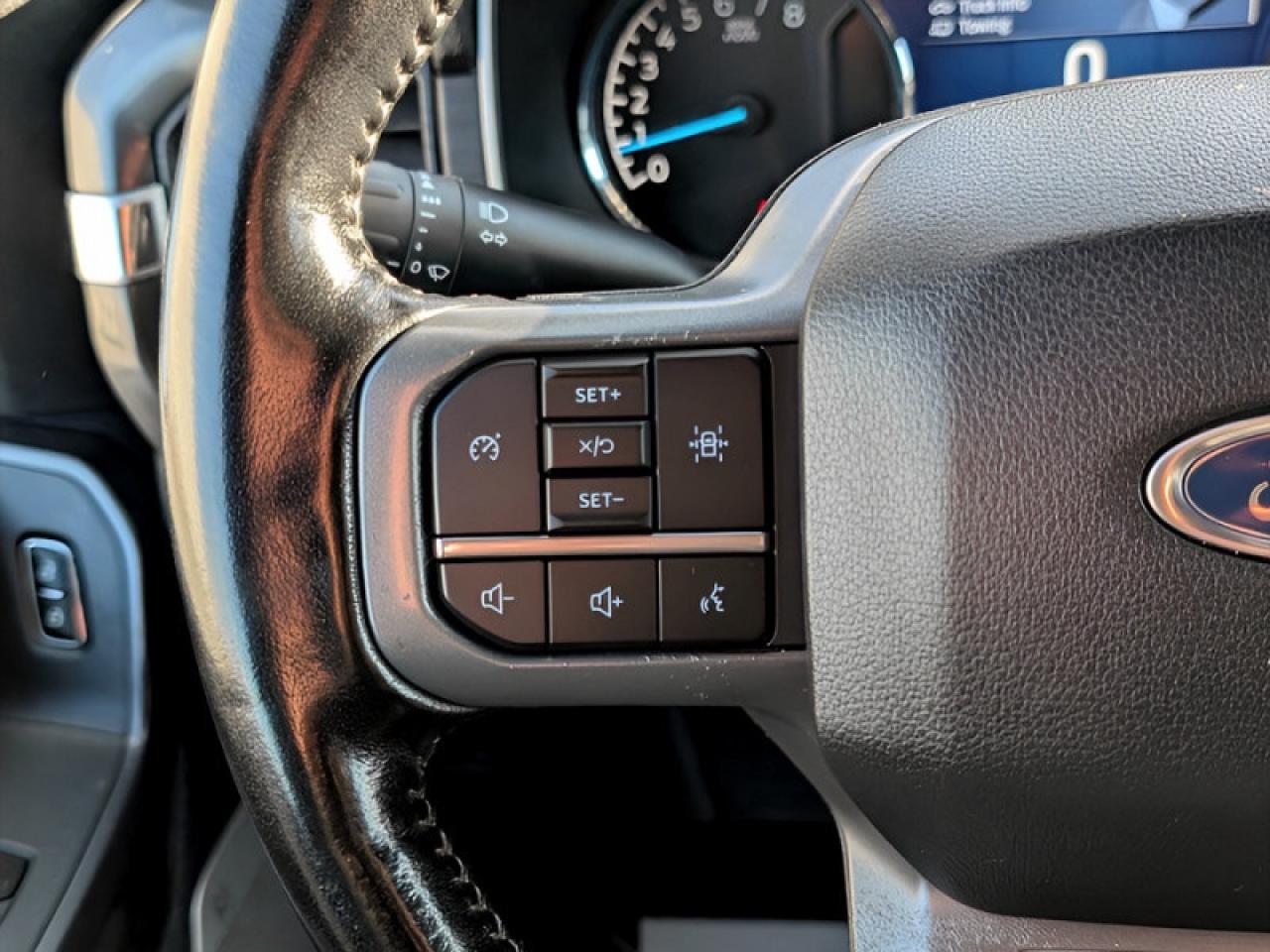 2022 Ford F-150 XLT  **XLT SPORT PKG - 5.0L V8 ENGINE** Photo