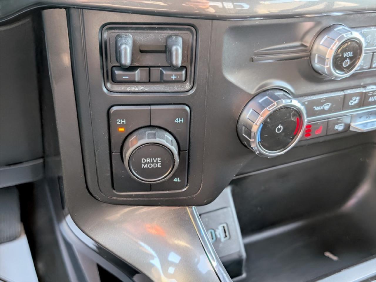 2022 Ford F-150 XLT  **XLT SPORT PKG - 5.0L V8 ENGINE** Photo