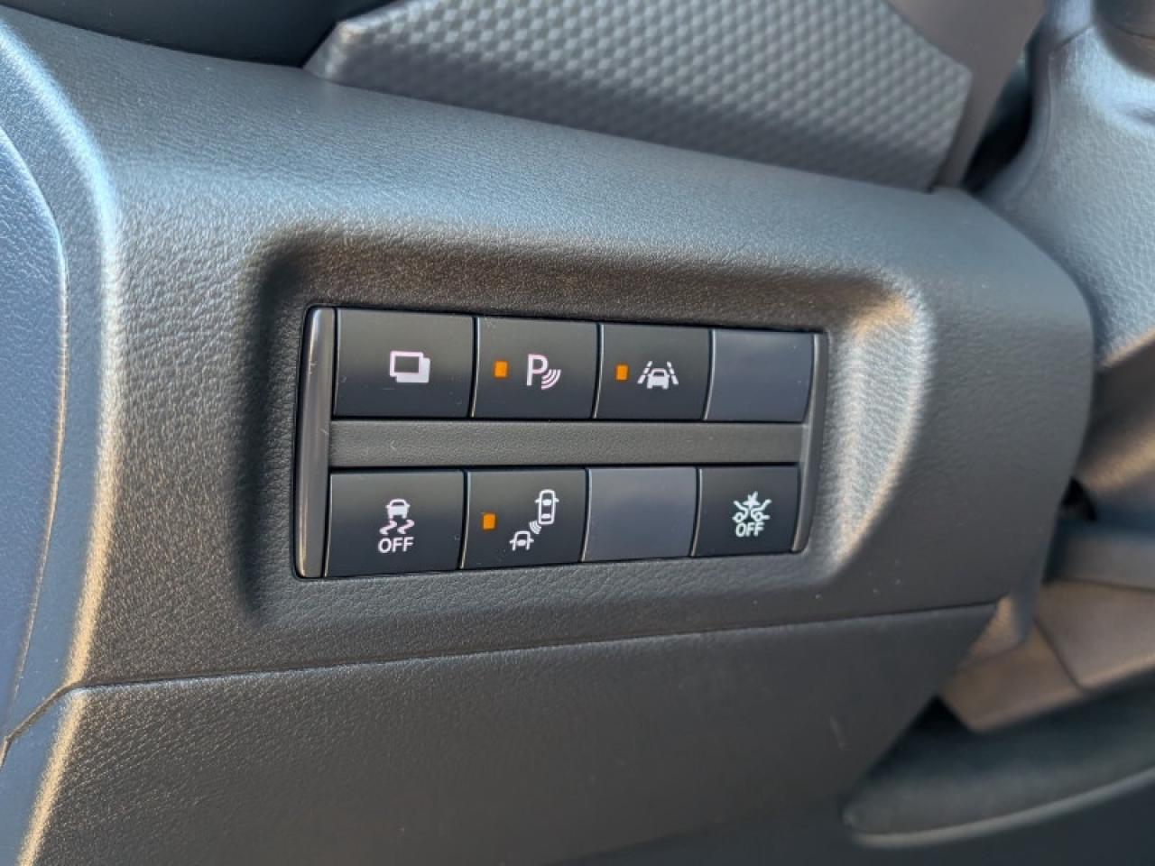 2024 Nissan Kicks S  **BLIND SPOT - APPLE CP** Photo