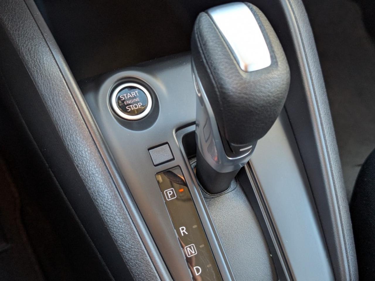 2024 Nissan Kicks S  **BLIND SPOT - APPLE CP** Photo