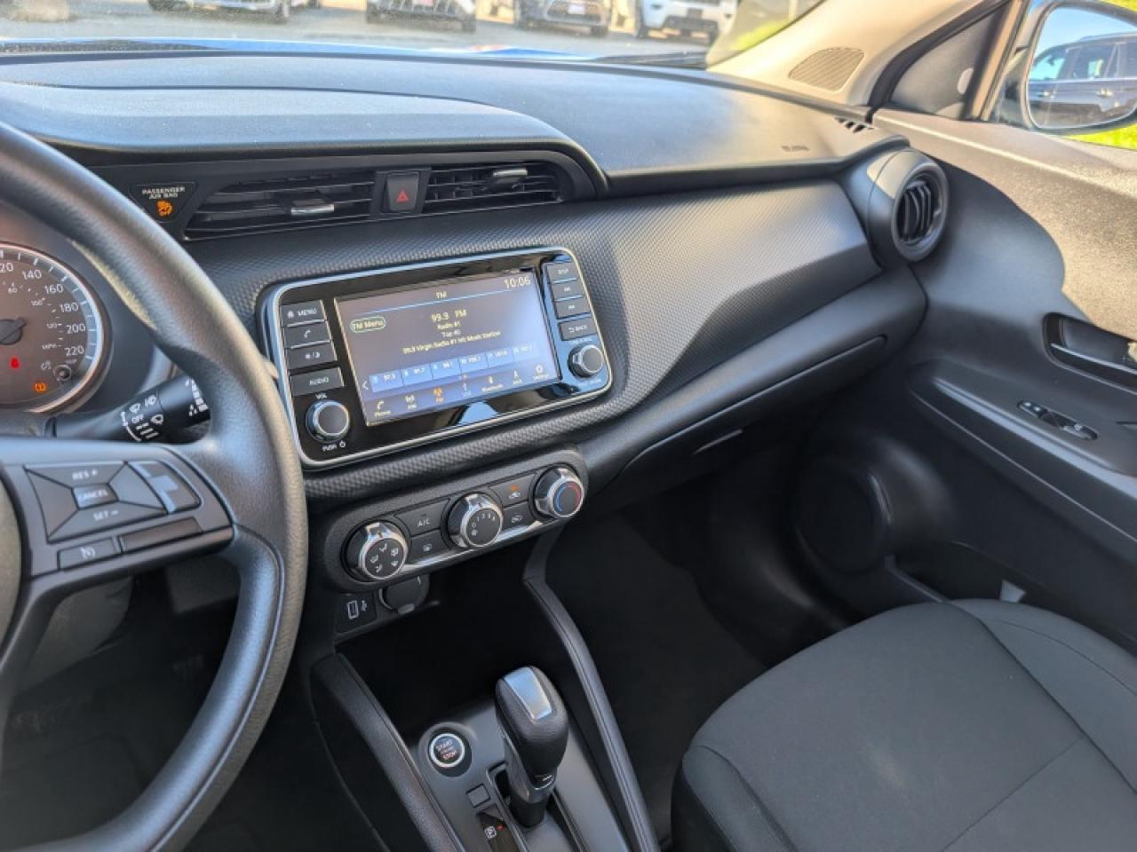 2024 Nissan Kicks S  **BLIND SPOT - APPLE CP** Photo