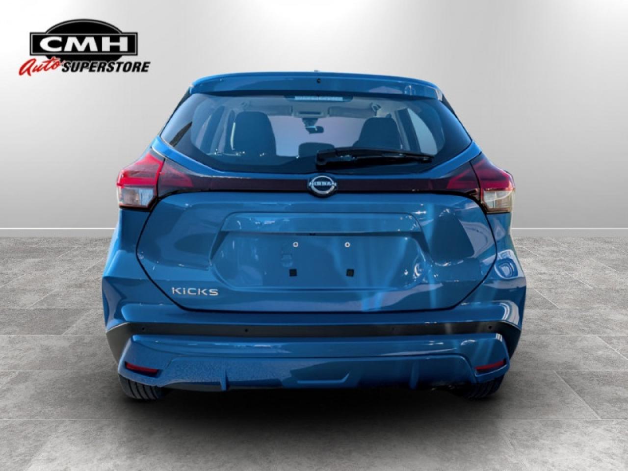 2024 Nissan Kicks S  **BLIND SPOT - APPLE CP** Photo