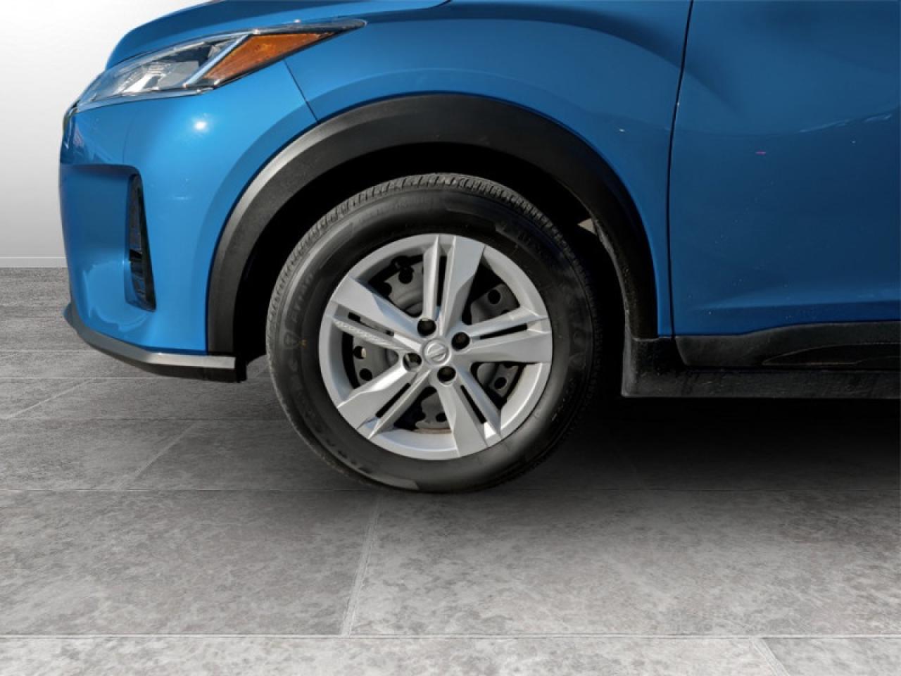 2024 Nissan Kicks S  **BLIND SPOT - APPLE CP** Photo