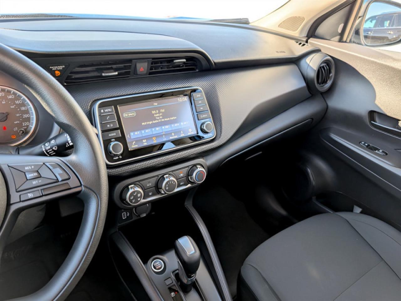 2024 Nissan Kicks S  **BLIND SPOT - APPLE CP** Photo